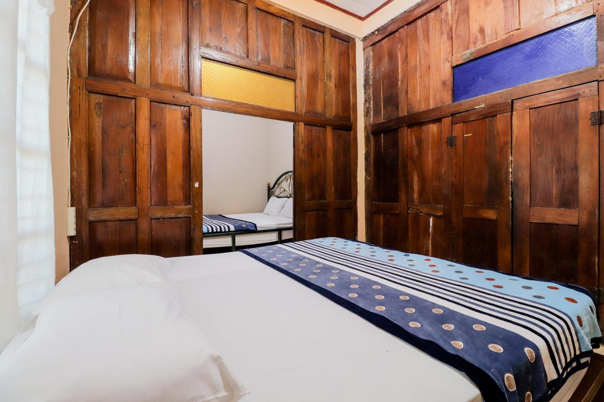Nurudin House Lägenhet Magelang Exteriör bild