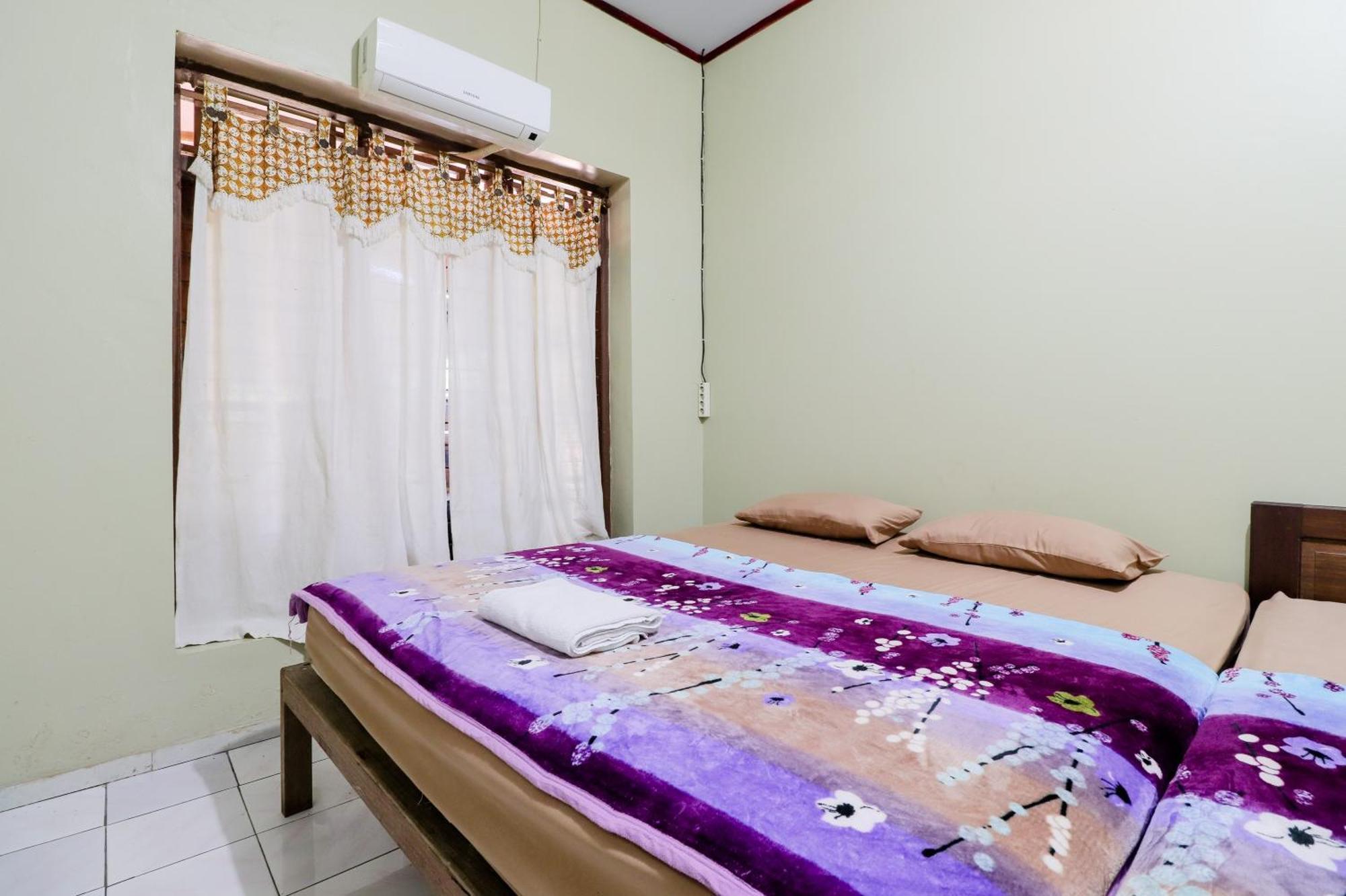 Nurudin House Lägenhet Magelang Exteriör bild