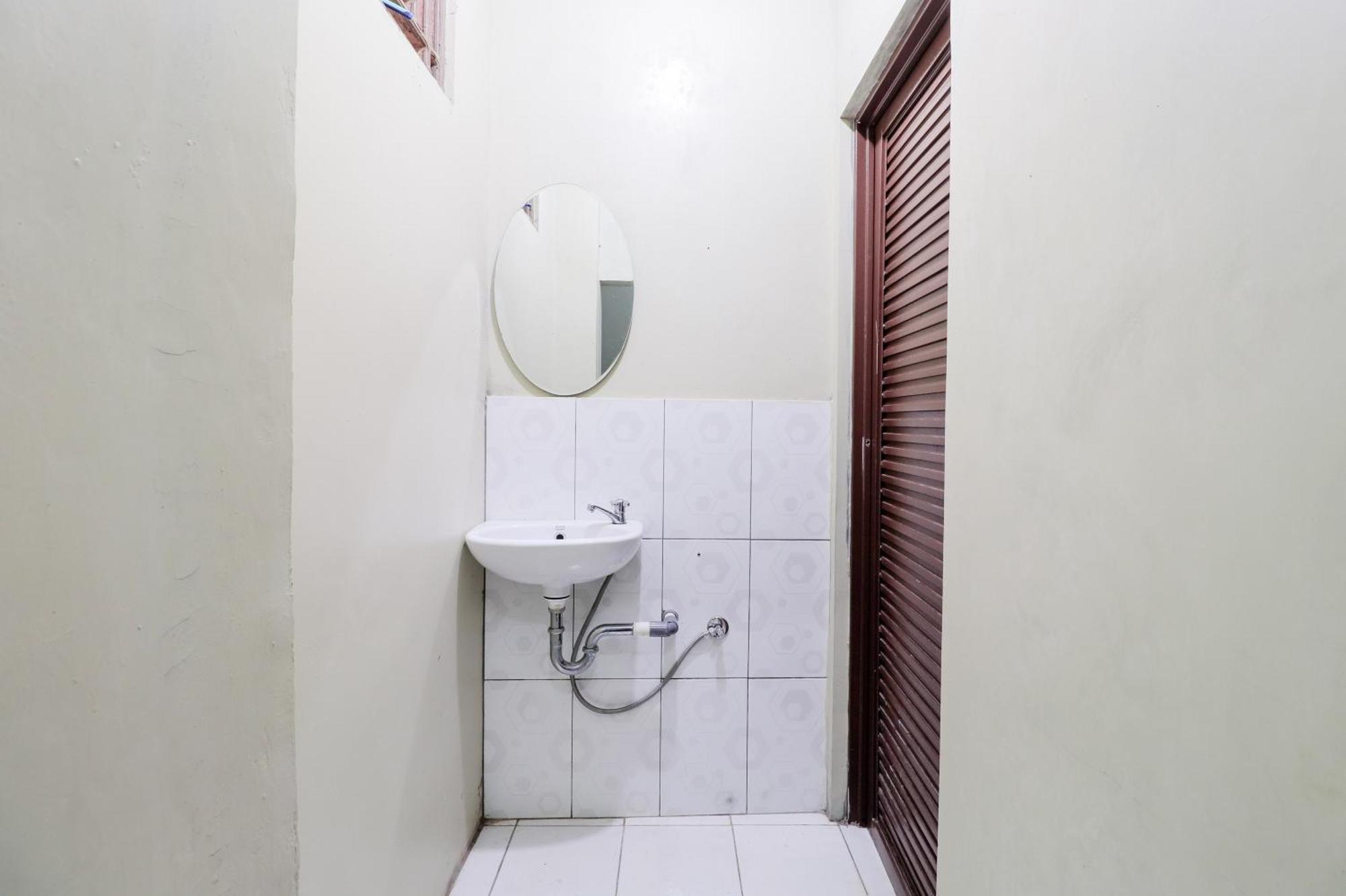 Nurudin House Lägenhet Magelang Exteriör bild