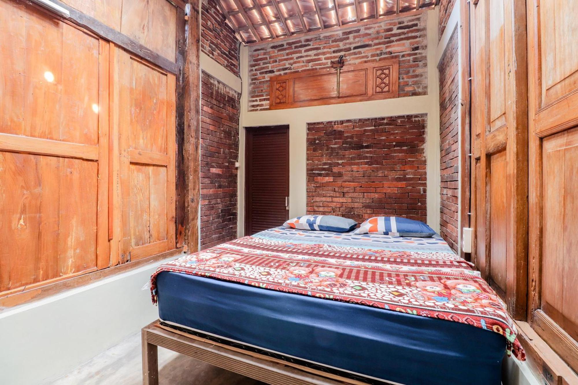 Nurudin House Lägenhet Magelang Exteriör bild