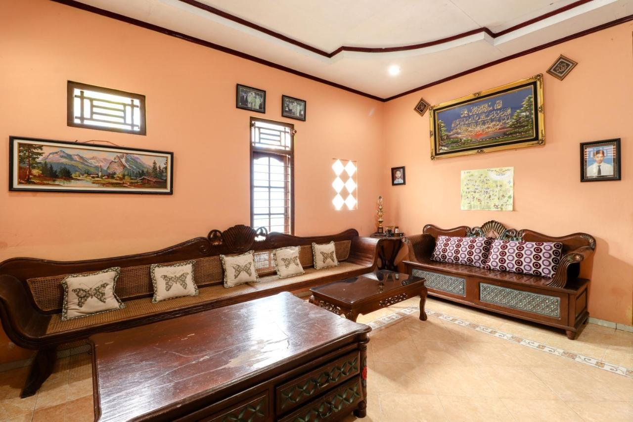 Nurudin House Lägenhet Magelang Exteriör bild
